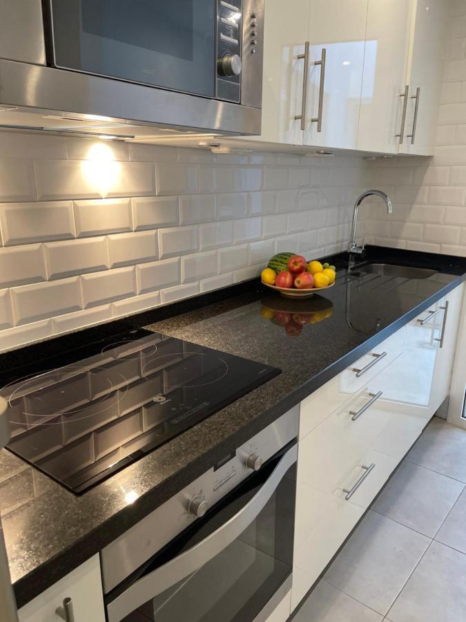 Вилла New Townhouse In The Heart Of Nerja With Jacuzzi Экстерьер фото
