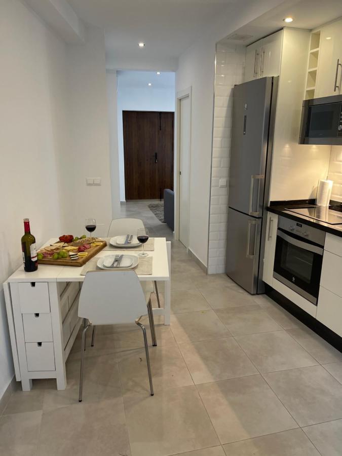 Вилла New Townhouse In The Heart Of Nerja With Jacuzzi Экстерьер фото