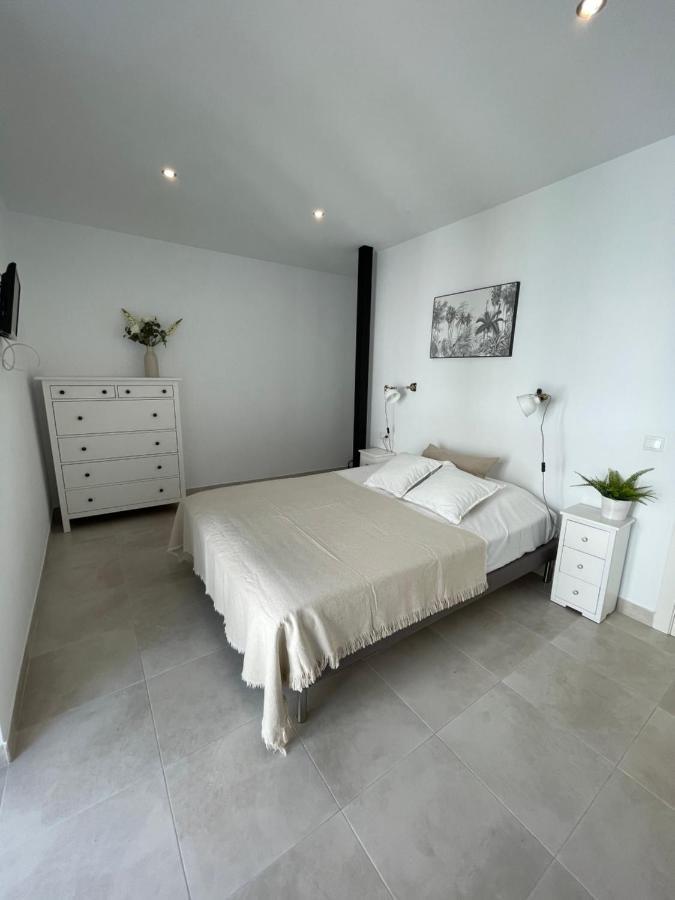 Вилла New Townhouse In The Heart Of Nerja With Jacuzzi Экстерьер фото