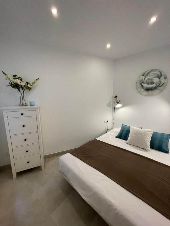 Вилла New Townhouse In The Heart Of Nerja With Jacuzzi Экстерьер фото